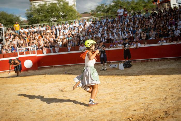 Zezen plaza lepo Muturreko H 49 1756414669170