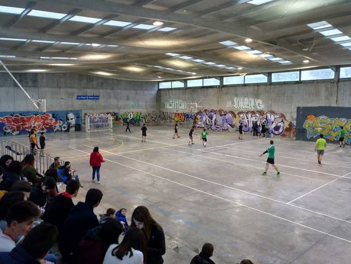 100 lagunek baino gehiagok p 14 1523374332417