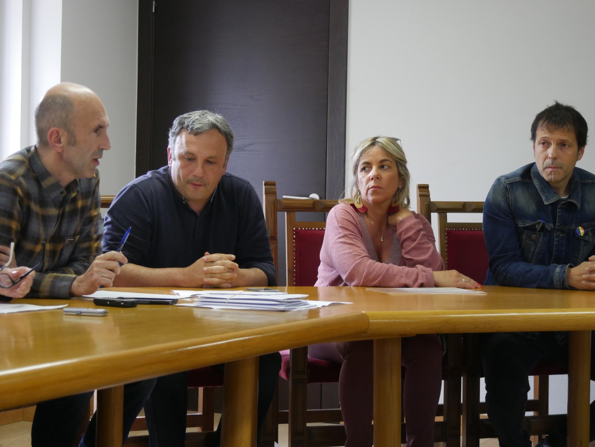 Talka Okondo Aurreraren eta udal gobernuaren artean, San Roman auzoko ur-ordainagirien afera dela eta