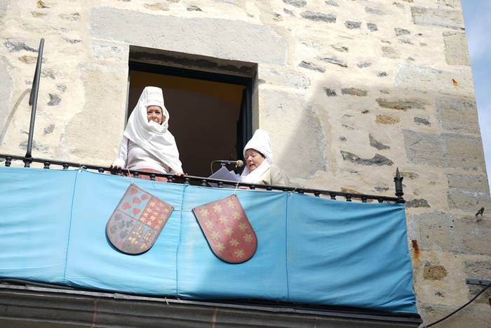 Jendez beteta itzuli da Artz 24 1758400041776