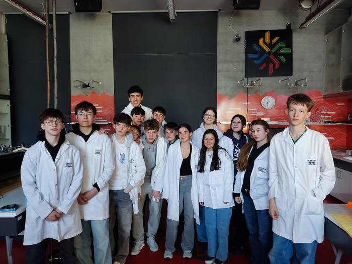 Osteguna zientzian buru-bela 10 1776973414669