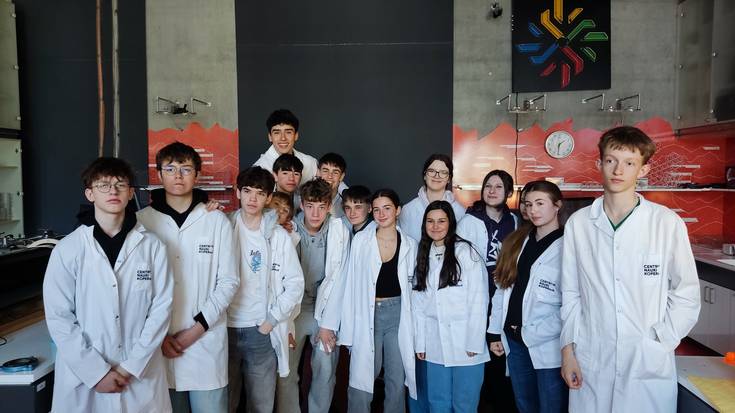 Osteguna zientzian buru-belarri sartuta eman dute Laudio Institutuko ikasleek Varsovian
