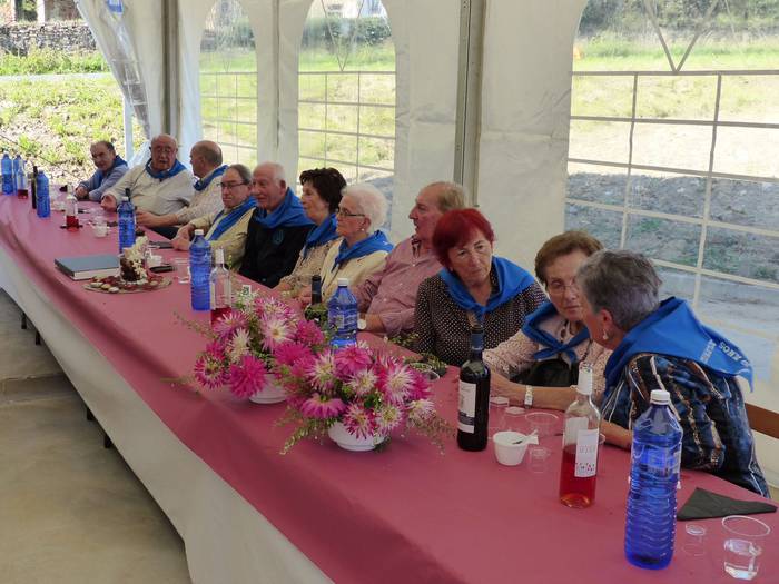 Auzokide ugarik hartu zuten  125 1506367156867