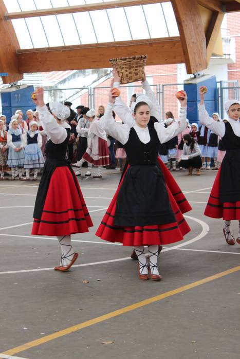 Dantzari Egunak herriguneko  64 1521467795520