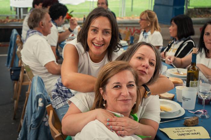 Ehunka lagun bildu dituzte j 119 1757018665447