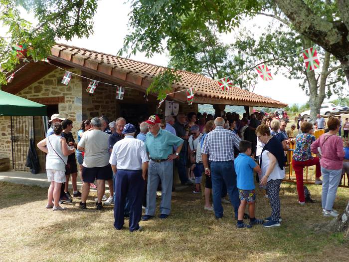 Jende ugari bildu zen Ama Zu 11 1565382315568