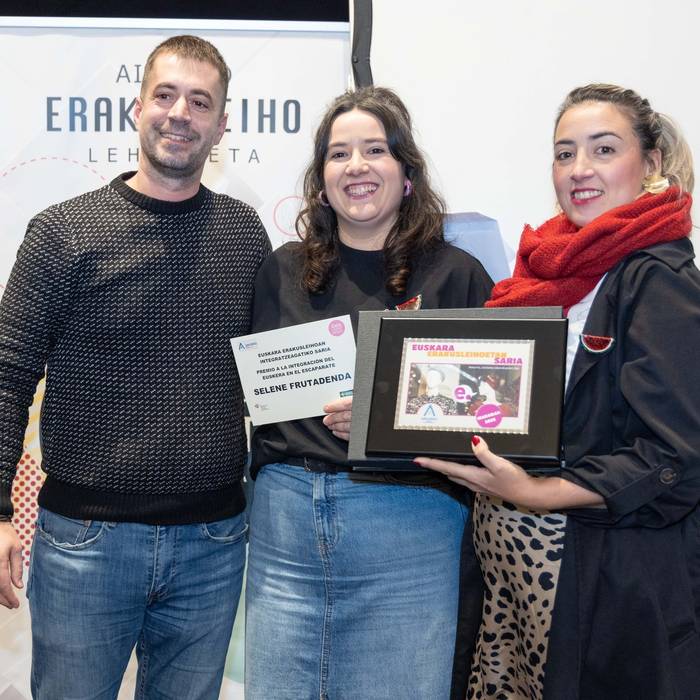 Maila handiko erakusleihoak  25 1766494597165