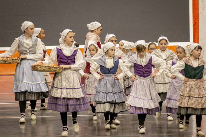 Ubixeta dantza taldeak dantz 26 1766416455228