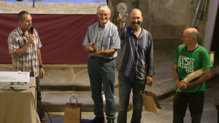 Maroñoko familia bakoitzari  20 1501657241252