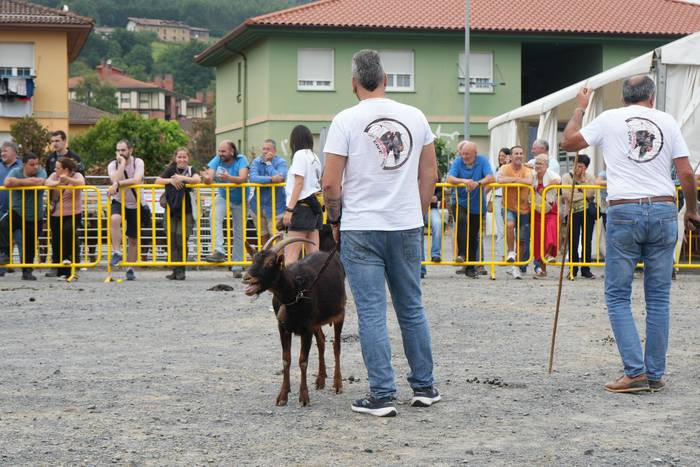 Maiatzeko azokaz gozatu dute 20 1780150851205