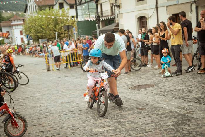 Bizikletak irudimenez jantzi 26 1757325711192