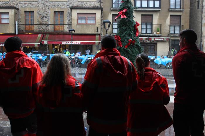 350 lagunetik gora batu dira 12 1514737136465