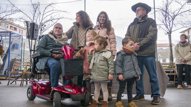 Larrabe gaztandegia omendu dute Laudioko urte amaierako azokan