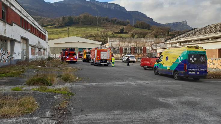 Sutea egon da Somolsa fabrika abandonatuan