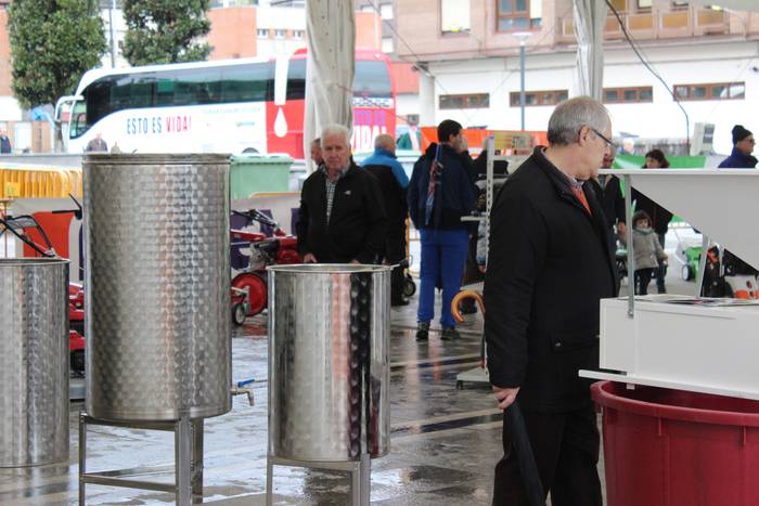 Ehunka lagunek berotu dute D 17 1521813916699