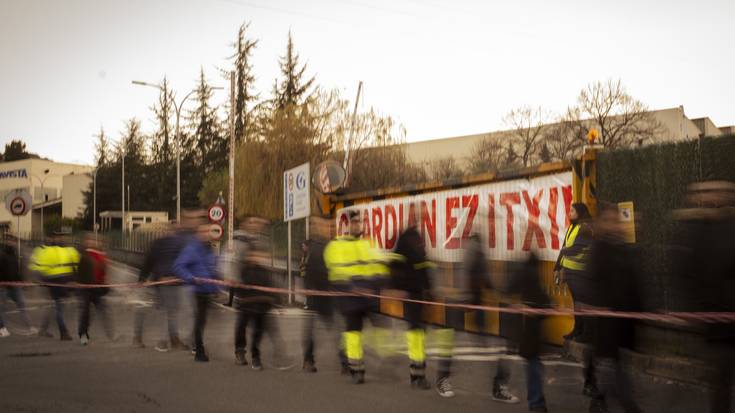 Guardianen eraiste neurtuak utzitako aje emozional kolektiboa