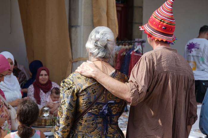 Jendez beteta itzuli da Artz 15 1758400033286