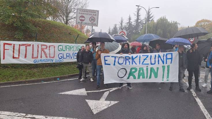 Mobilizatzeari ekin diote Guardianeko langileek, Laudioko fabrikarako "etorkizuneko proiektu bat" eskatzeko