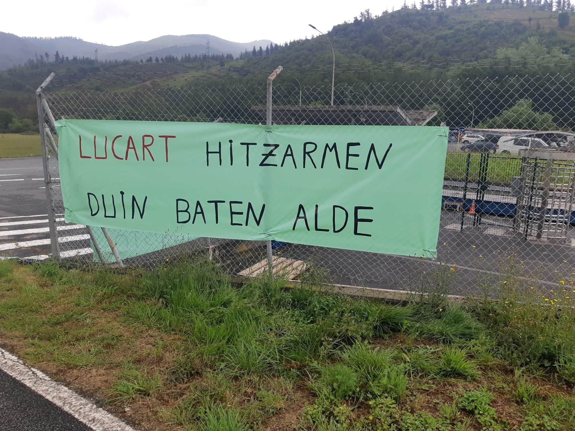 Greba mugagabea deitu ostean, lan hitzarmen berria sinatu dute Lucart enpresan