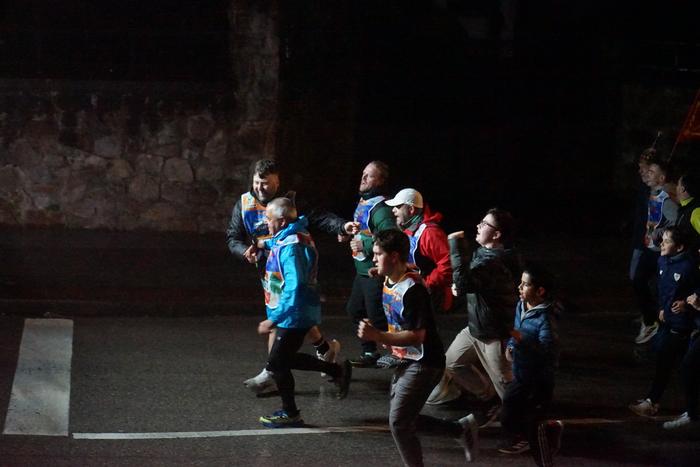 Ehunka lagun atera ditu Korr 42 1774597387667