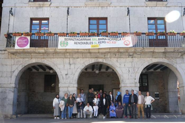 55 lagun bildu zituen bigarr 42 1763132274136