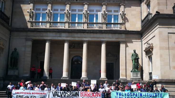 Greban jarraituko dute Valvospain-Ituarteko langileek, zuzendaritzaren ezezkoa jaso ostean