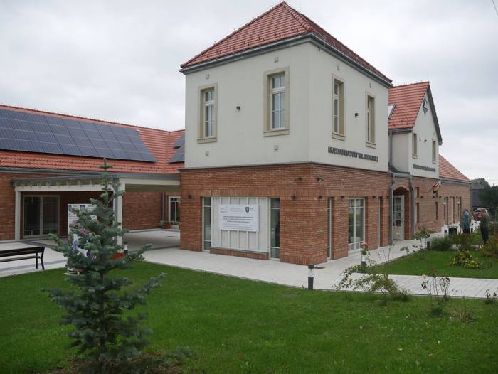 Eletik alera, Europako hizku 114 1759330678458