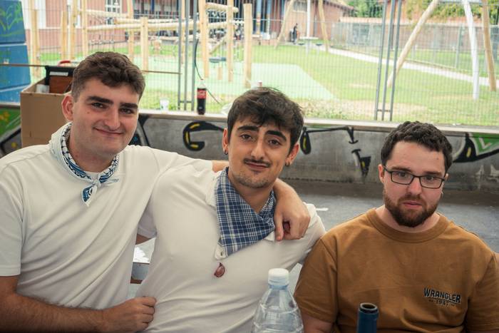 Ehunka lagun bildu dituzte j 124 1757018682663