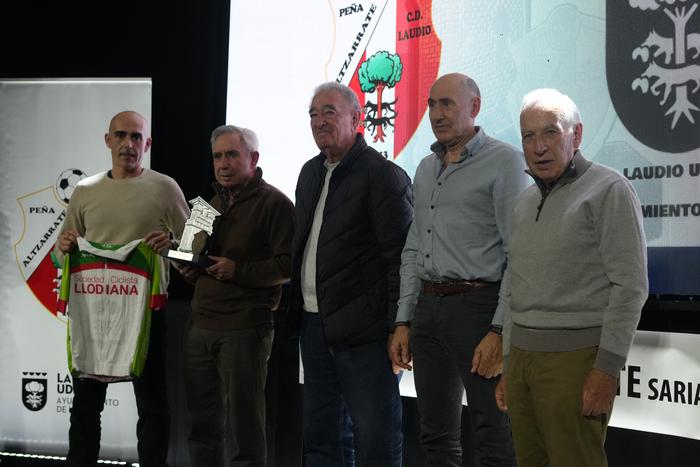 Gainezka egon da Kasinoa Alt 10 1765745452442