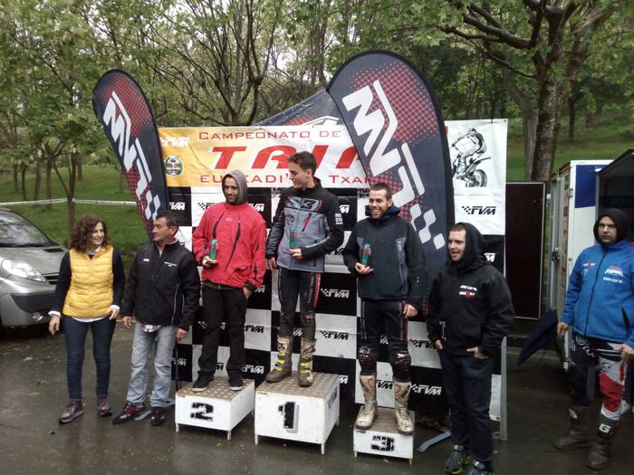 Hainbat motor gidari elkartu 21 1493565584021