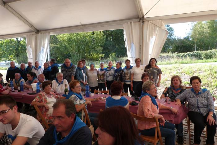 Auzokide ugarik hartu zuten  91 1506366887867