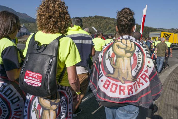 Aldundiaren bulegoak okupatu 36 1760709591823