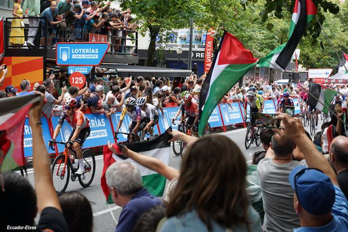 Buruzagi koldar eta eskrupulurik gabeko klasearen aurrean, zarata egitea