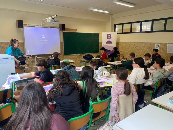 Aiaraldeko emakume* errefere 7 1761815969972