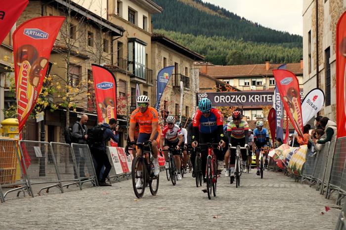 Giro itzela sorrarazi du Orozkoko VI. Kriteriumak Zubiaur plazan eta ingurutan