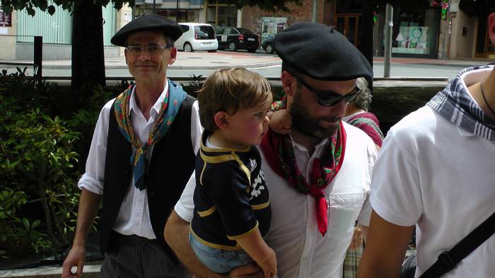 Dantza taldeak taldeak izan  76 1496053301037