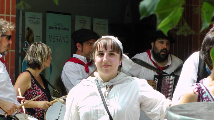 Dantza taldeak taldeak izan  82 1496053504803