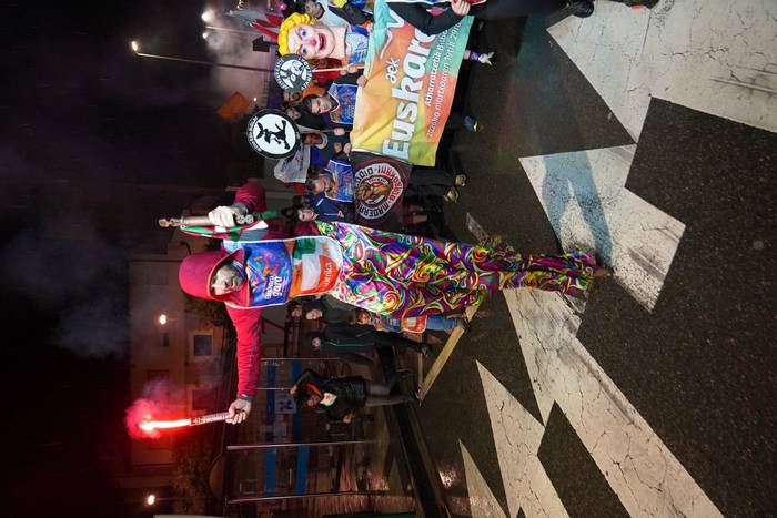 Aldarrikapenez eta pirotekni 97 1774615493564