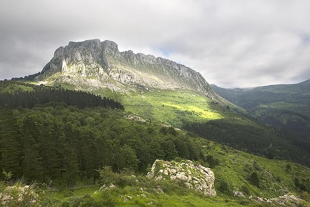Ibilaldi gidatuak eskainiko dituzte Gorbeiako inguruak ezagutzeko