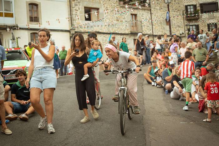 Bizikletak irudimenez jantzi 46 1757325778603