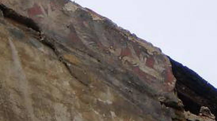 Etxebarria baserriko paretetako margolanak nola babestu aztertzen ari da Udala