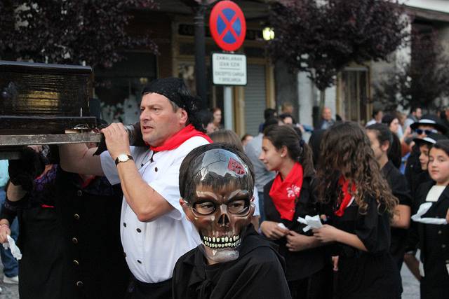 Jendetza eta giro ona nagusi 80 1494849640557