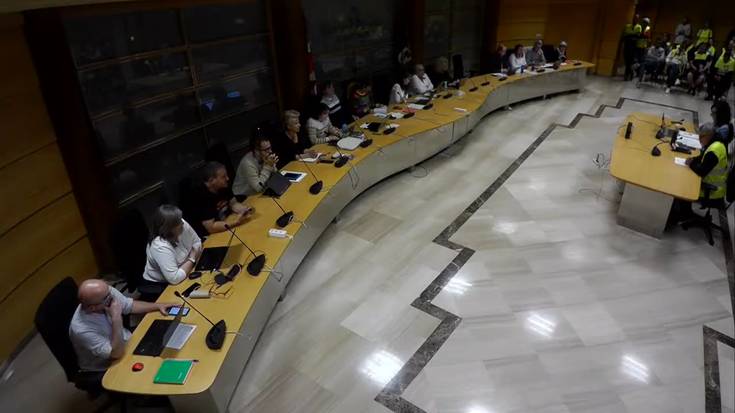 Maderas de Llodioko grebalarien aldeko adierazpen instituzionala onartu du Laudioko Udalak