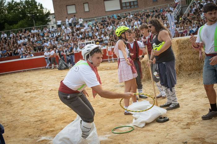 Zezen plaza lepo Muturreko H 65 1756414720682