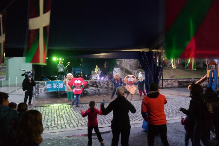 Andra Mari Txiki jaiek egita 52 1505146123206