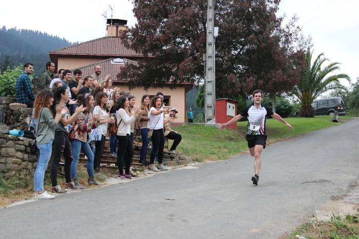 Auzoko mendiak zeharkatu zit 81 1498471408318