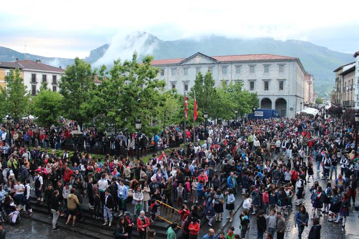 Suziria botata, datorren ast 7 1494075462737