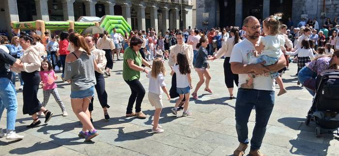 Modu arrakastatsuan hasi dir 25 1777309514327