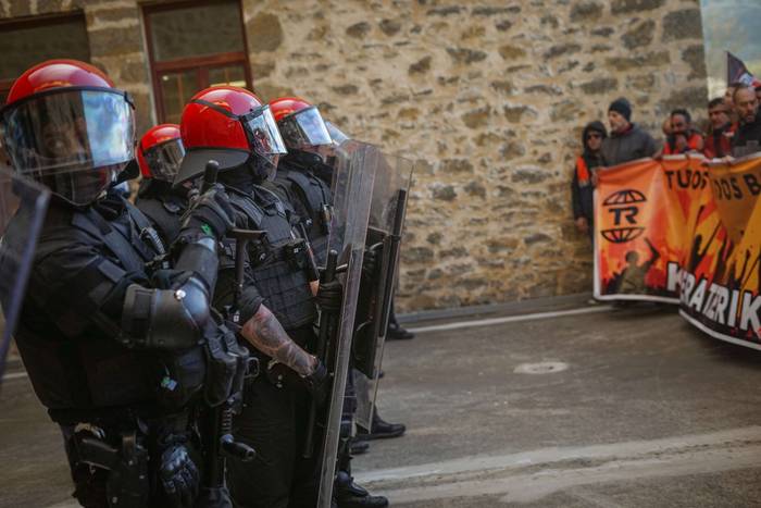 Ertzaintzaren polizia-lerroa 46 1771934244292