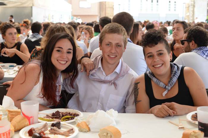 Aldai plaza txiki geratu da  30 1503893891515